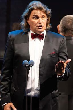 Klaus Florian Vogt sings Mozart, Wagner, and Strauss @ Château de Neuschwanstein 2025