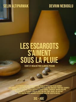 Snails love each other under the rain